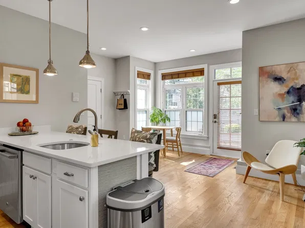 235 Lowell St #1, Somerville, MA 02143