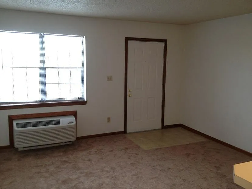 1 bed, 650 sqft, $845 — Photo 2