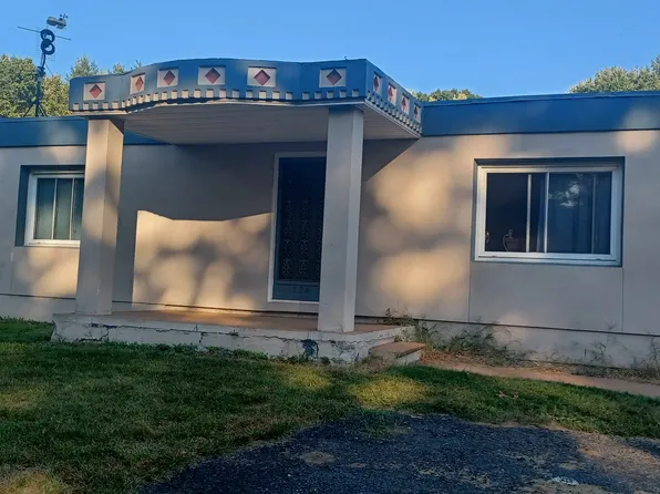 394 West St, Ludlow, MA 01056