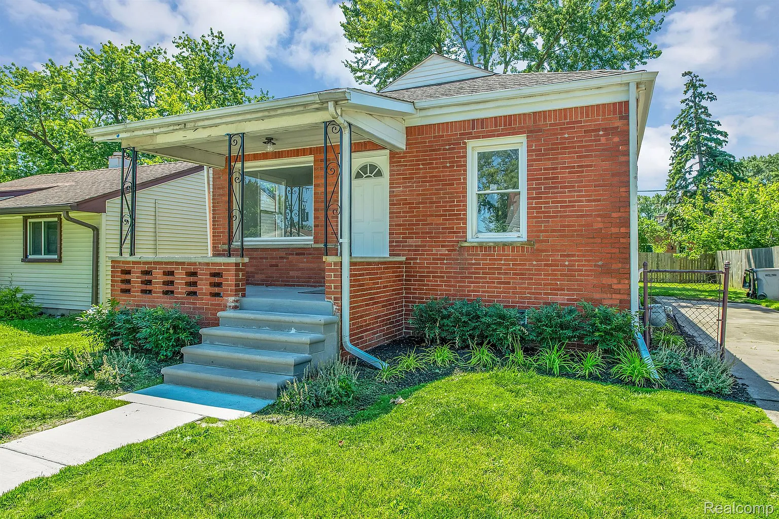 1252 E Goulson Ave photo 1
