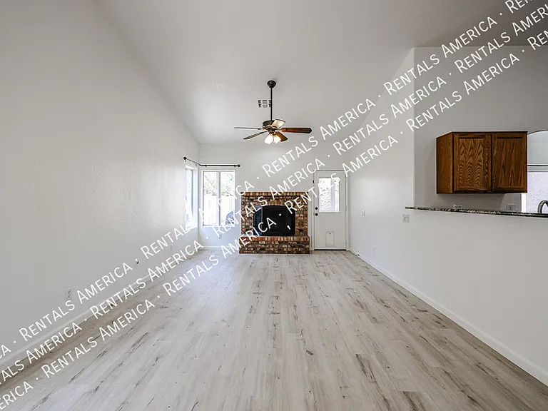 764 E Sheffield Ave — Photo 18