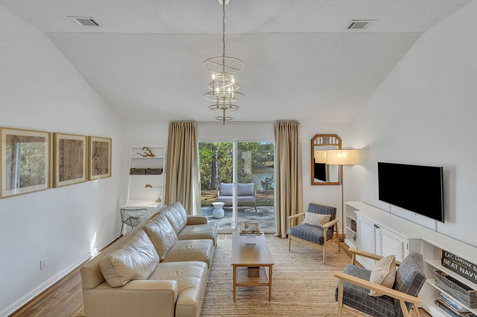 4 bed, 2.0 bath, $2,856 — Photo 1