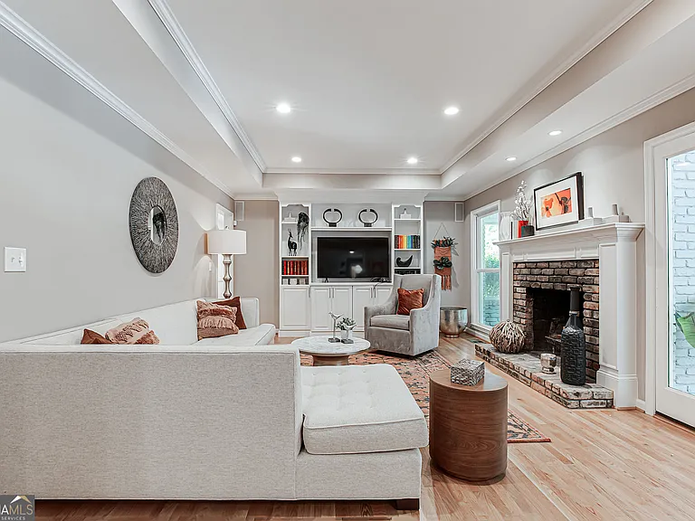 485 Riverside Pkwy — Photo 19