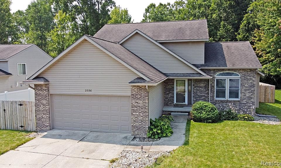 2336 Shadycroft Dr, Burton, MI 48519 Zillow