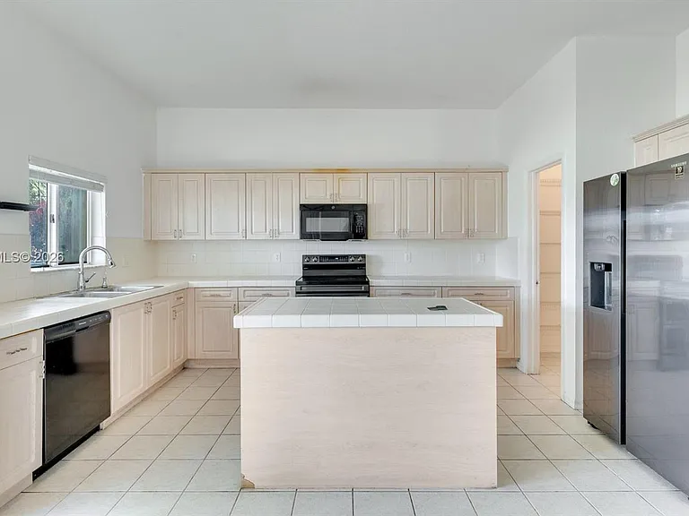 1916 SE 23rd Ave #1916 — Photo 17