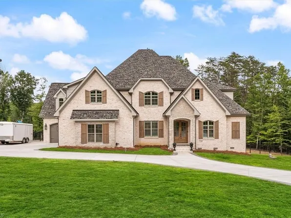 7722 Twin Leaf Trl, Summerfield, NC 27358