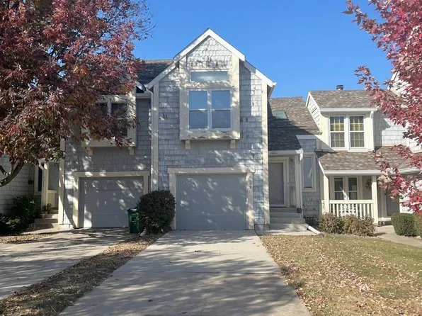 8109 Cobblestone Rd, Urbandale, IA 50322