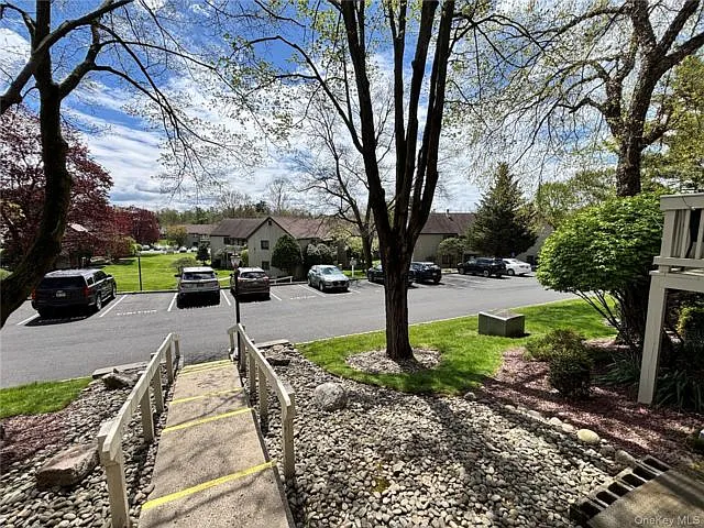 10 Sycamore Dr — Photo 5