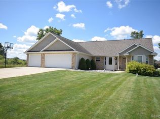 7476 Skylar Ct, Swartz Creek, MI 48473