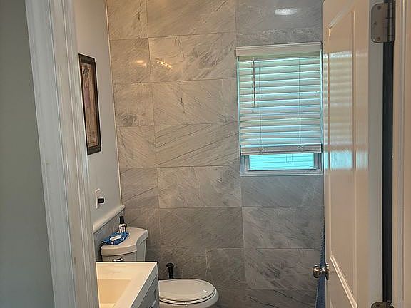 4th image of 58 Clay Cir