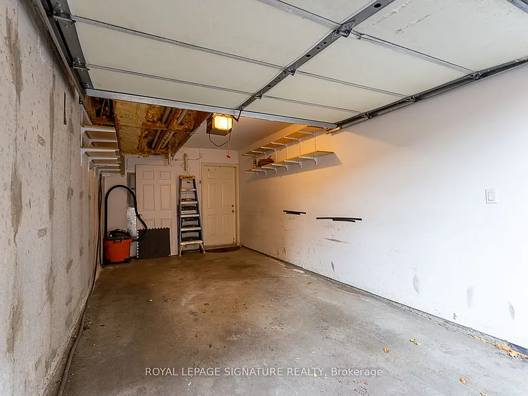 1019A College St — Photo 38