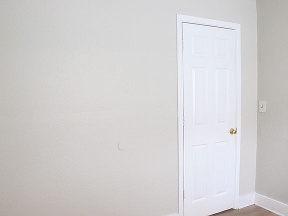 2nd image of 1355 Hart St