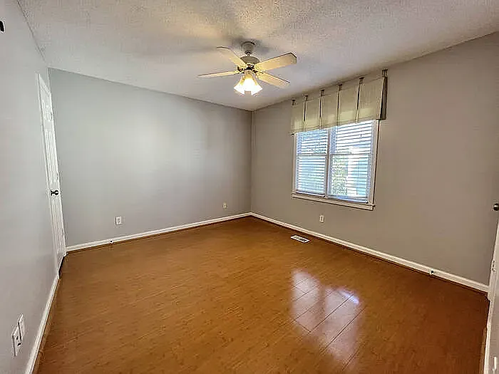 102 Ashley Ct — Photo 20
