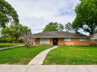 4310 Woodvalley Dr, Houston, TX 77096