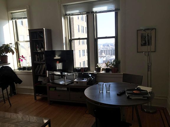 3rd image of 1530 Spruce St Floor 5
