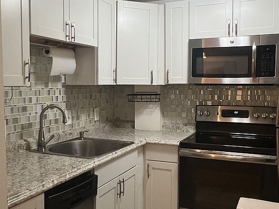 3rd image of 1616 Q St NW APT B