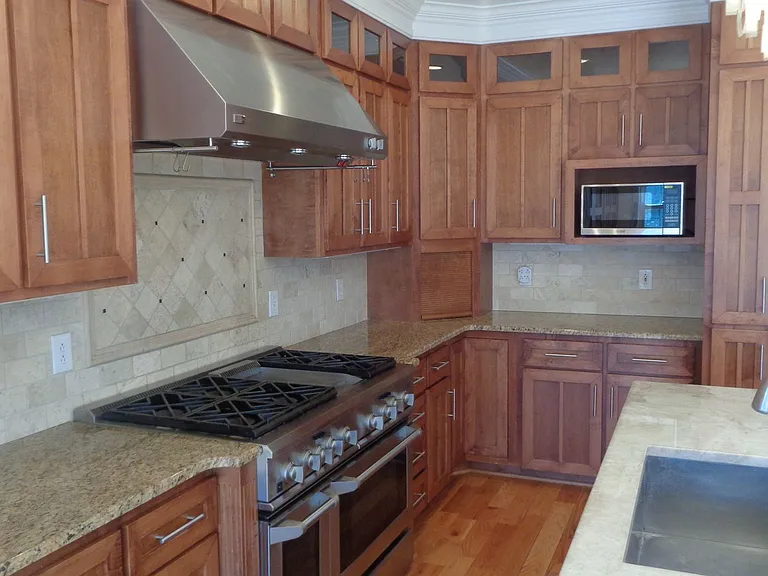 701 McDonald Ave — Photo 8
