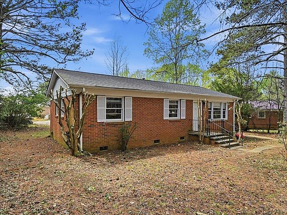 3rd image of 102 Abrams St