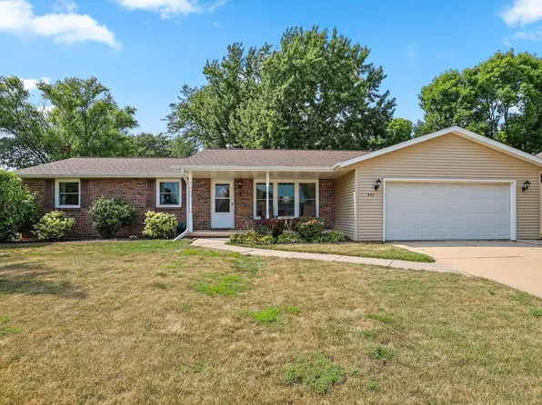 842 Fribourg St, De Pere, WI 54115