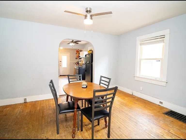 728 Brooklyn Ave — Photo 7