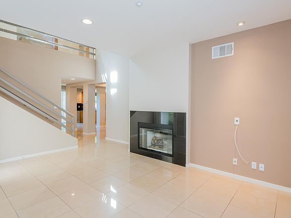 5th image of 5635 N Como Cir #3