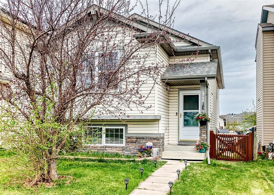 1st image of 92 S Everstone Rise SW