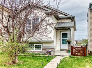 92 S Everstone Rise SW, Calgary, AB T2Y 4J8