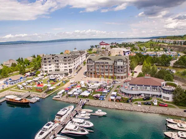 4200 Main St #18, Petoskey, MI 49770