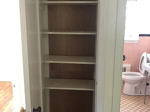 3rd image of 290 Highland Pkwy APT 6