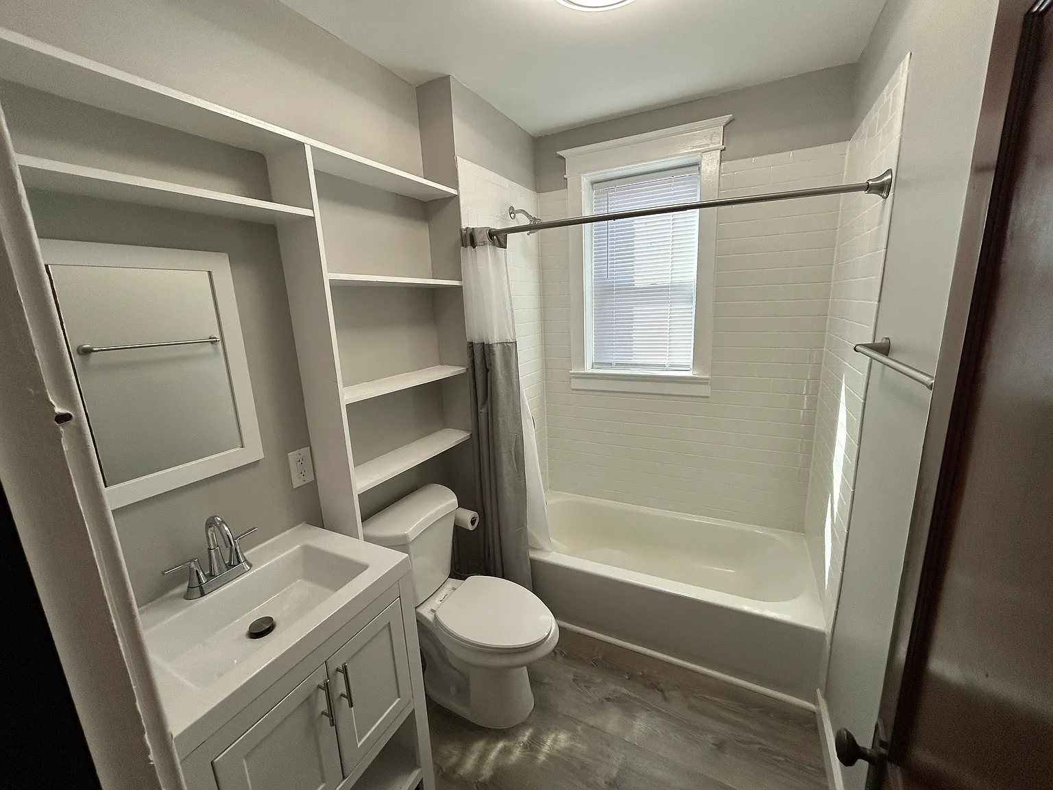 1 bed, $995 — Photo 3