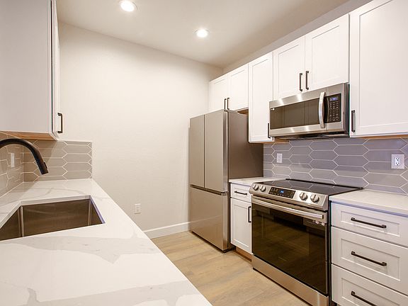 5th image of 20707 N 67th Ave #123P