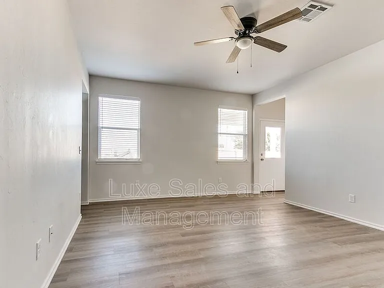 10530 Utica Dr — Photo 10