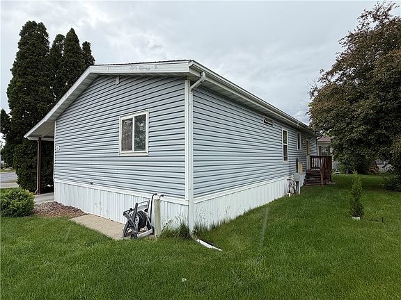 2nd image of 36 Vista Dr