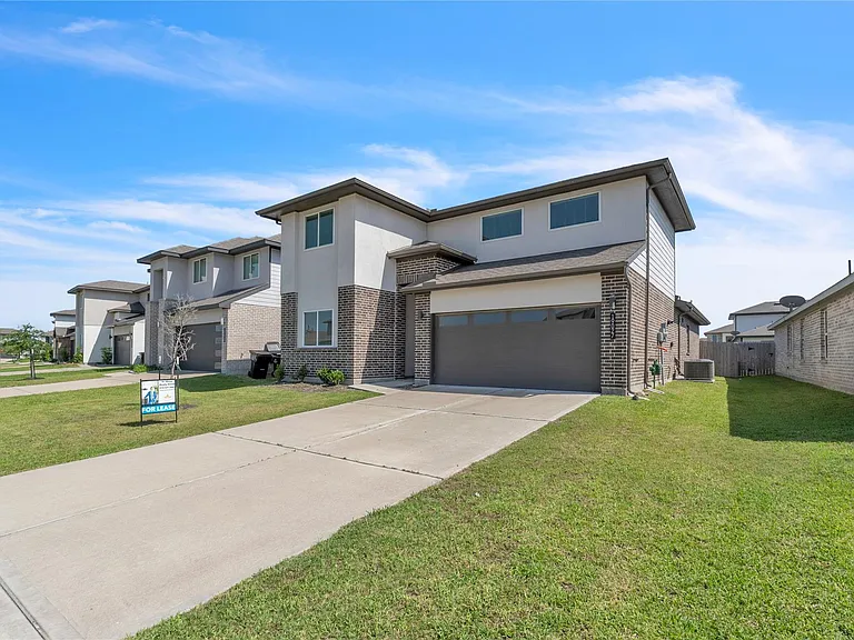 19027 Derrington Manor Ln — Photo 3