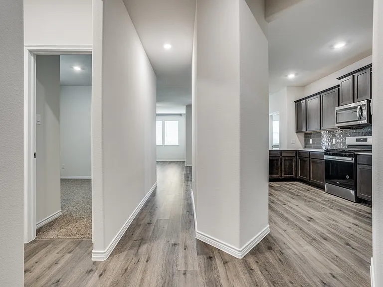6978 Draper Ln — Photo 4