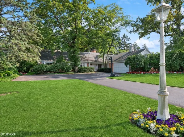 70 Estate Dr, Glencoe, IL 60022