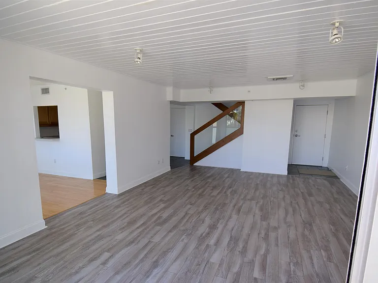 1520 Jackson St — Photo 29