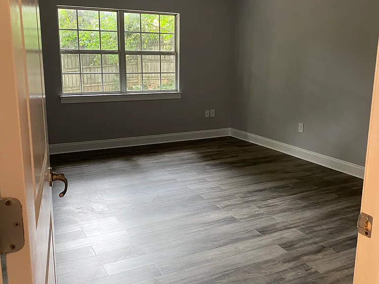 1322 Euclid Ave NE #12 — Photo 6