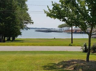 131 Surfside Ln, Mooresville, NC 28117