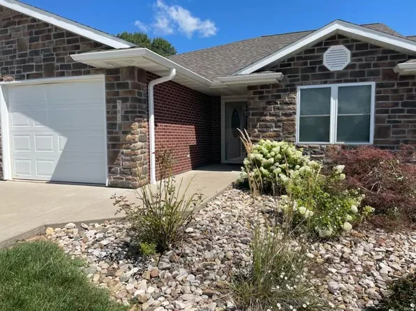 702 Hummingbird Ln, Hannibal, MO 63401