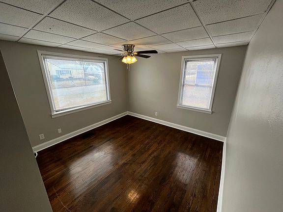 2nd image of 611 Parkview Dr