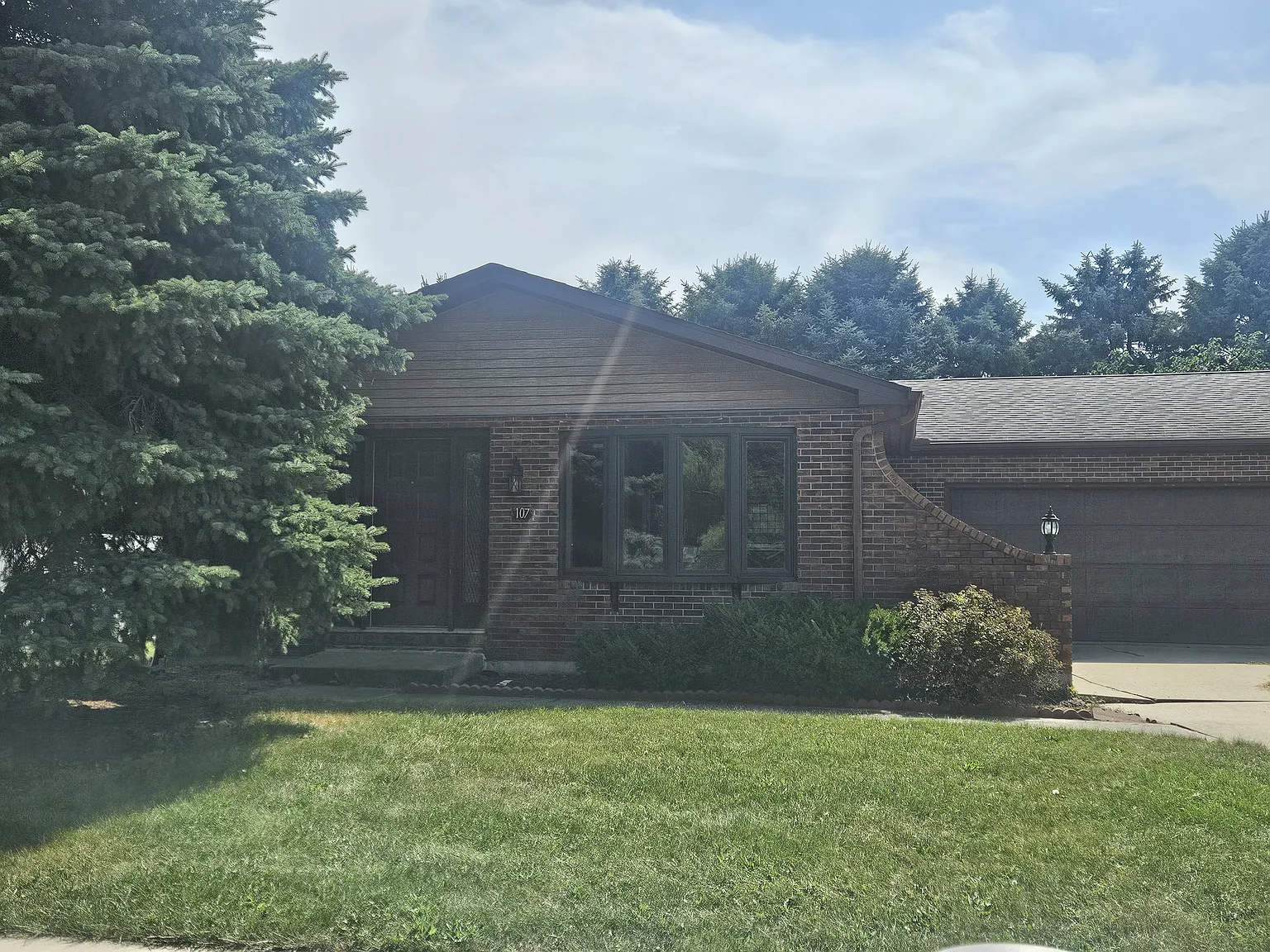 2 bed, 1500 sqft, $1,900 — Photo 1