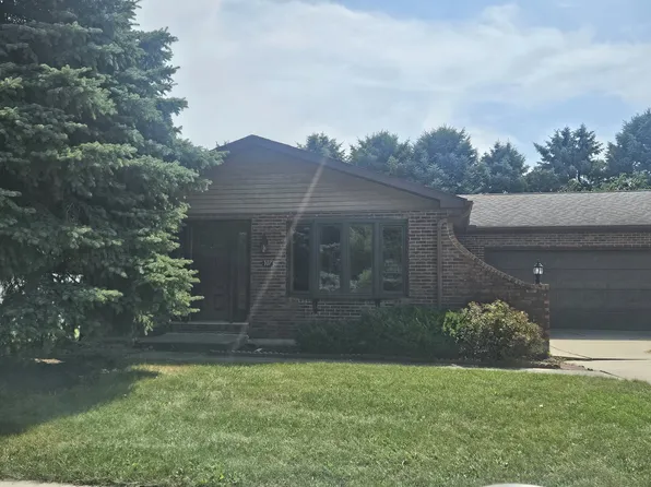 107 Sharon Dr, Morris, IL 60450