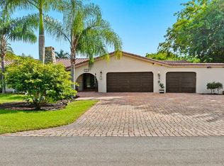 10950 SW 40th Ct, Davie, FL 33328