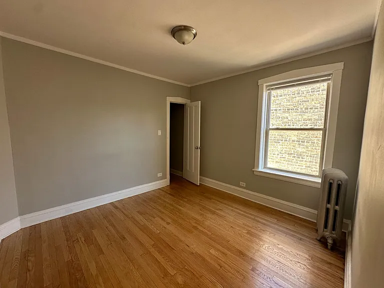 2341 W Rosemont Ave — Photo 5