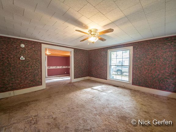 4th image of 916 S Lake St