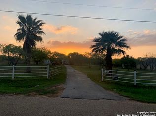 100 S View Dr, Lytle, TX 78052