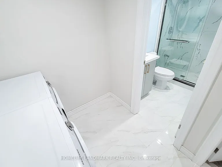 75 Bayview Dr #LOWER — Photo 28