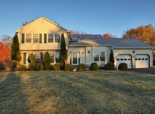 18 Rivendell Rd, Succasunna, NJ 07876