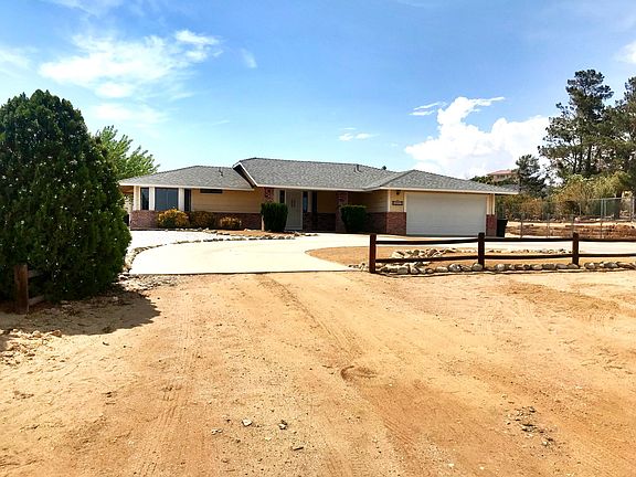 4th image of 16874 Lambert Ln